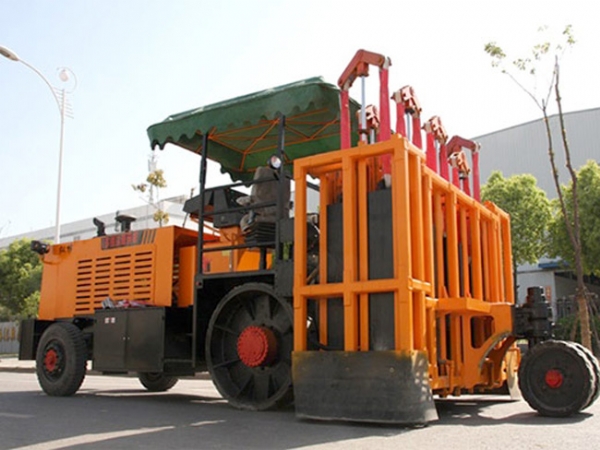 多錘頭破碎機(jī)TR400