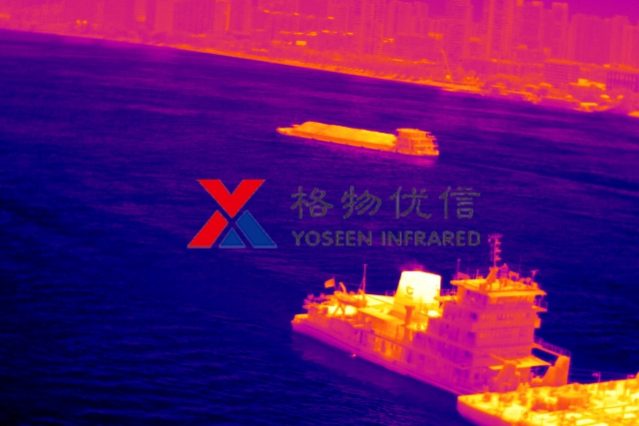使用格物優信紅外熱像儀遠距離拍攝的長江游輪熱像圖