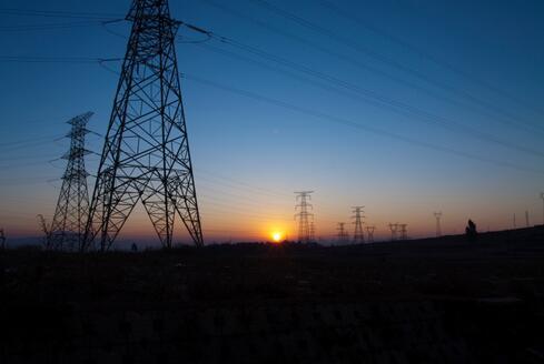 電力公司使用熱像儀達成完美更新